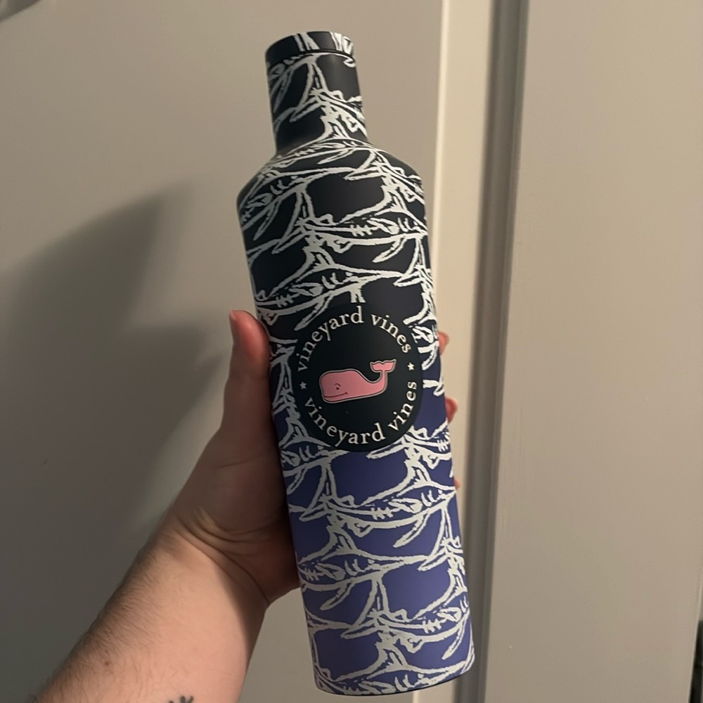 Corkcicle x Vineyard Vines Metal Water Bottle.